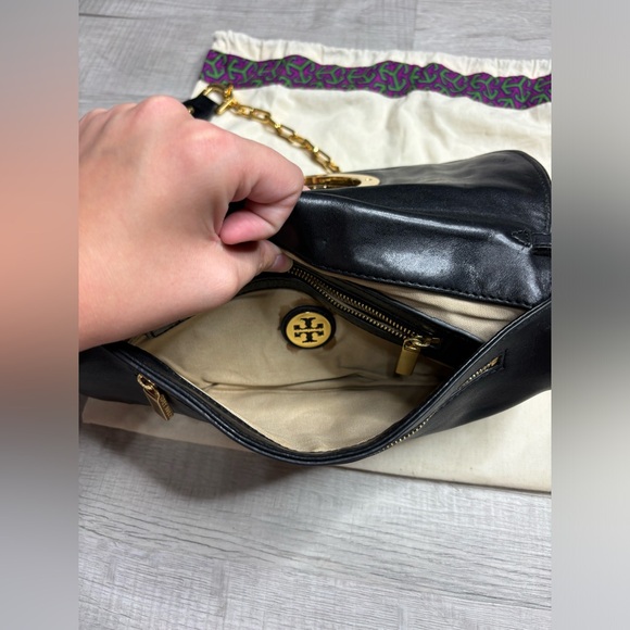 Tory burch Gold Metal logo Black Flap Crossbody - Picture 5 of 9